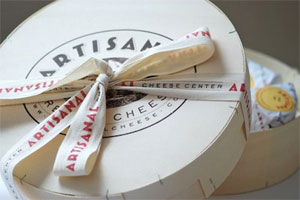 Artisanal cheese box
