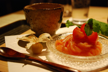 Kajitsu konnyaku with chilled tomatoes